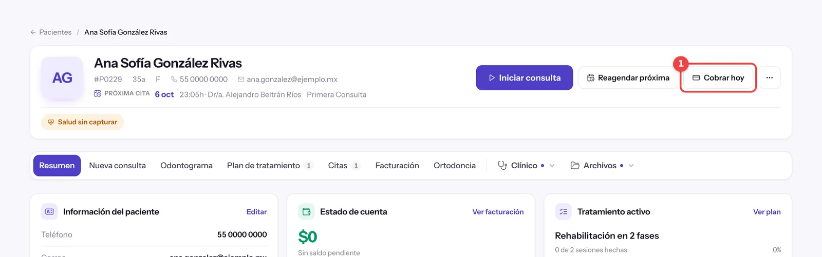 Encabezado de la ficha del paciente con el botón Cobrar hoy marcado
